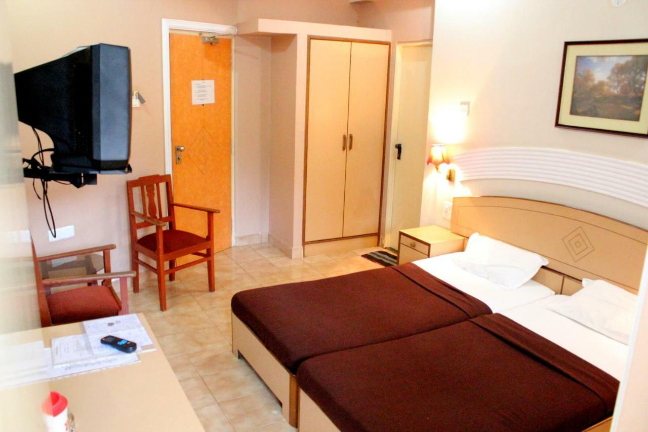 Amigo Plaza Hotell Colva Eksteriør bilde